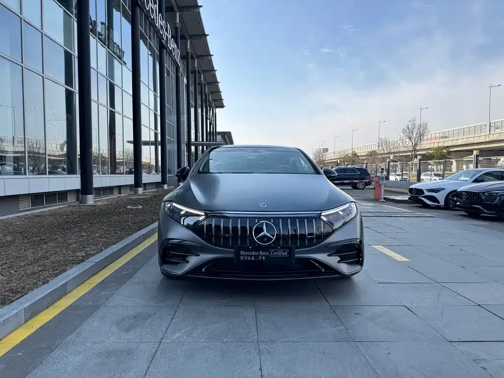 Mercedes-Benz EQS AMG — фото 4