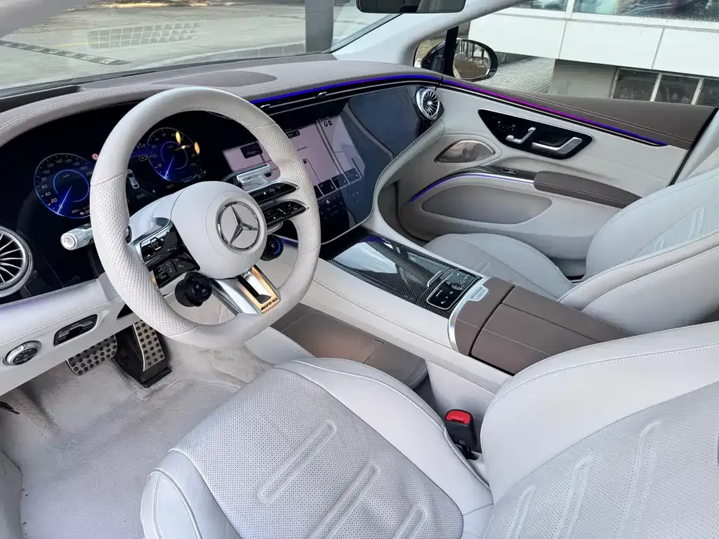 Mercedes-Benz EQS AMG — фото 7