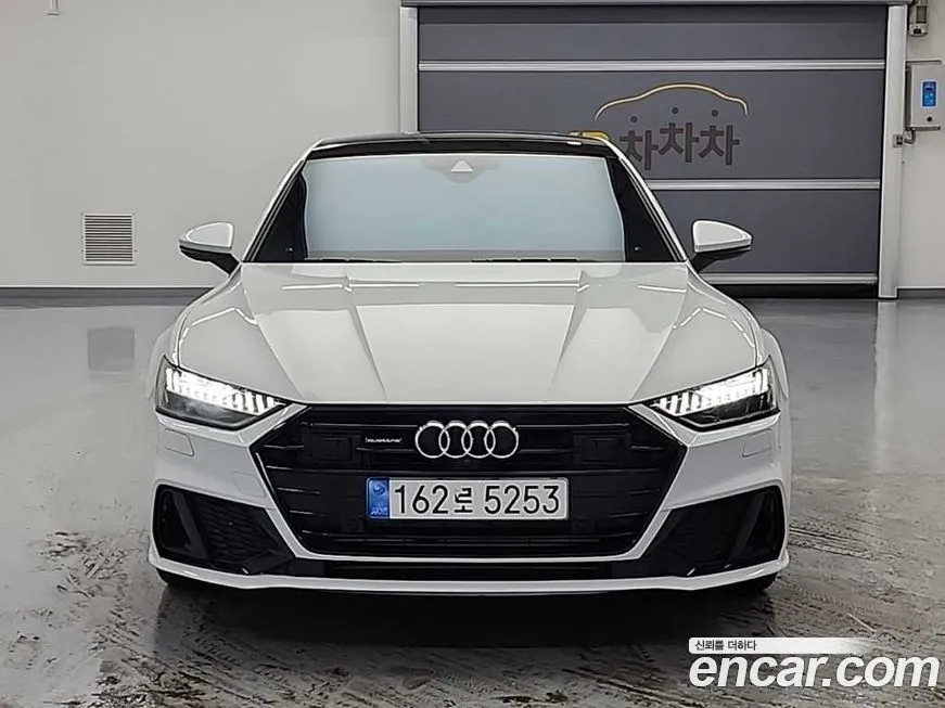 Audi A7 — фото 1