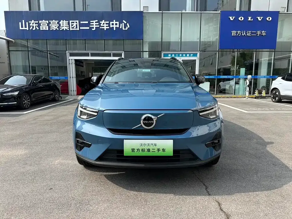 Volvo XC40 NEV — фото 2