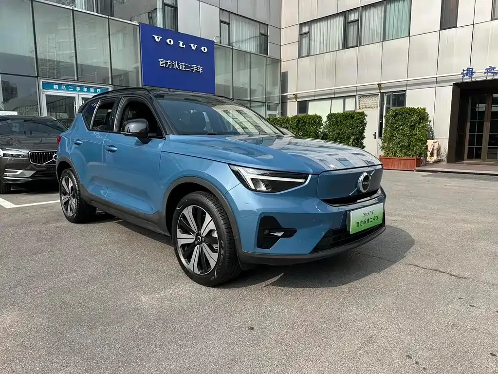 Volvo XC40 NEV — фото 10