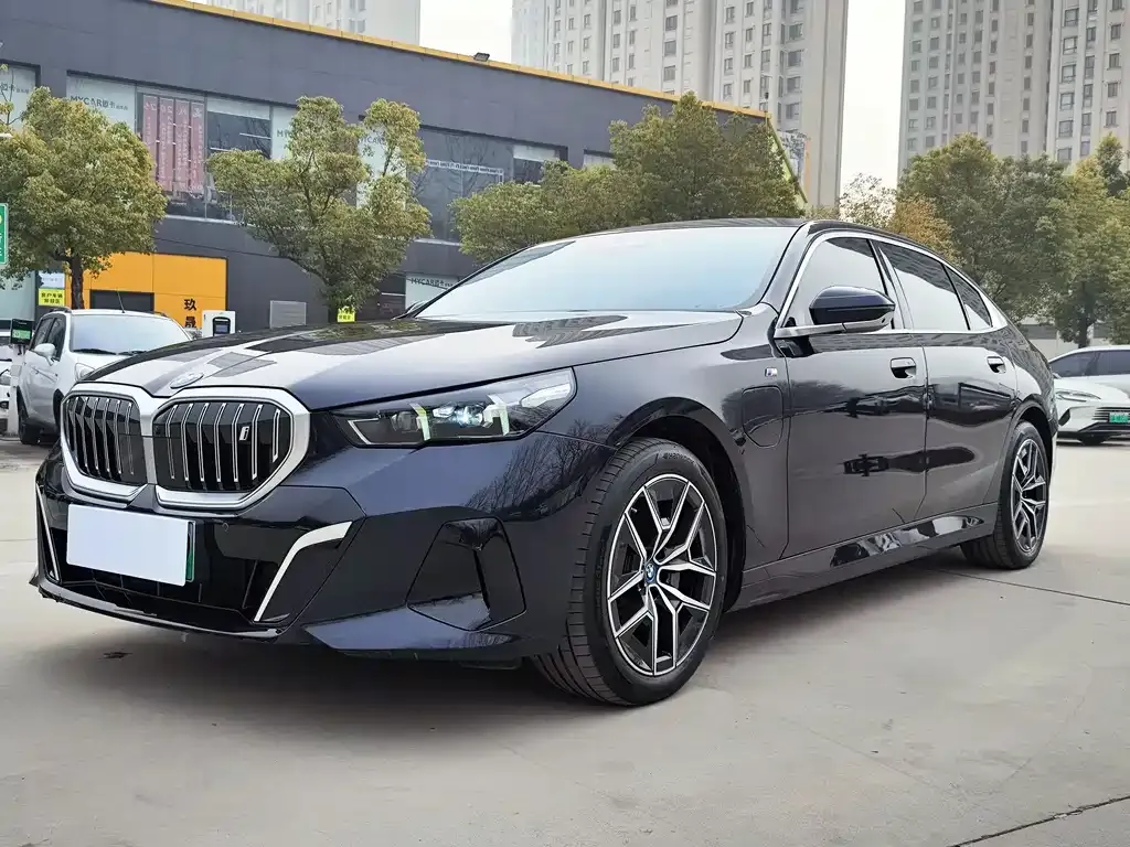 BMW i5 — фото 1