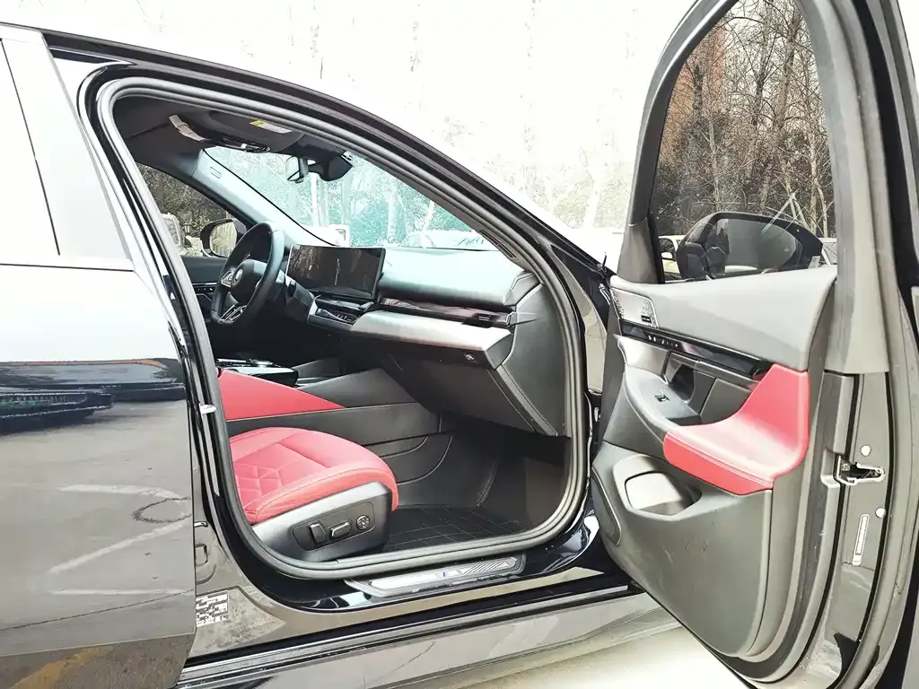 BMW i5 — фото 10