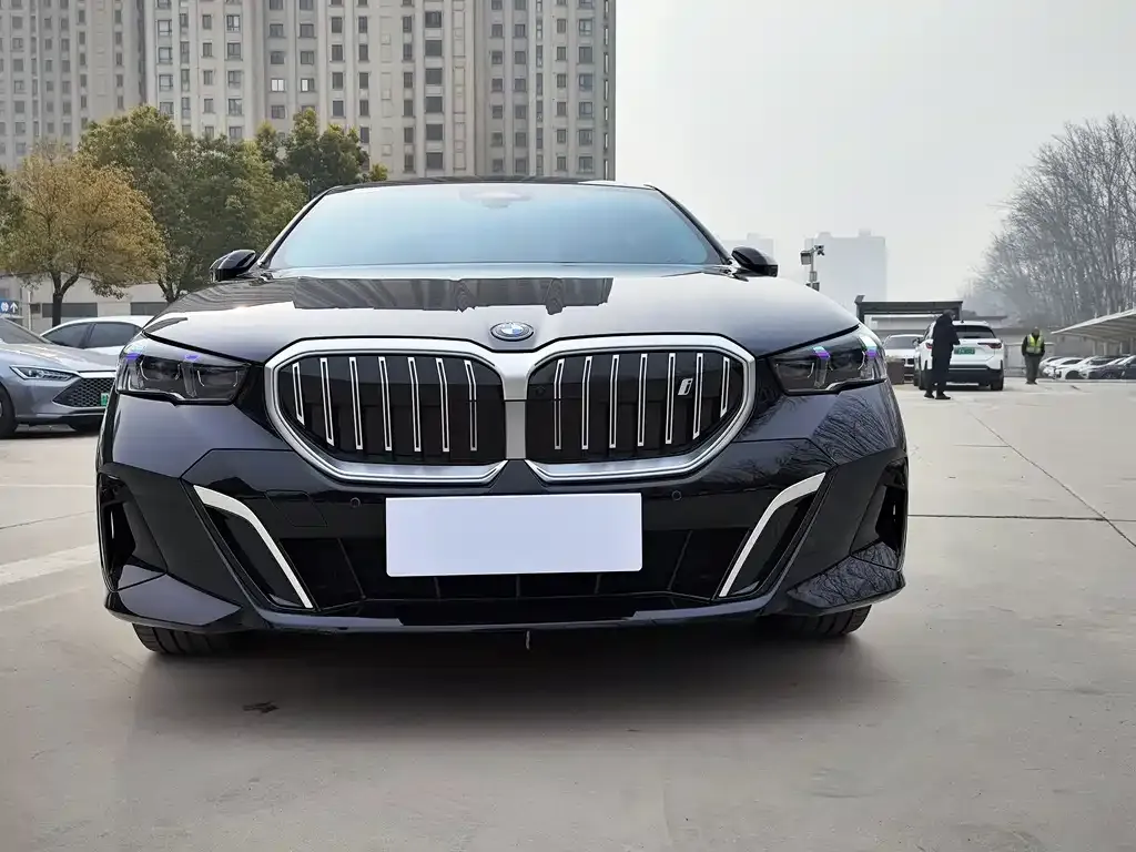 BMW i5 — фото 5