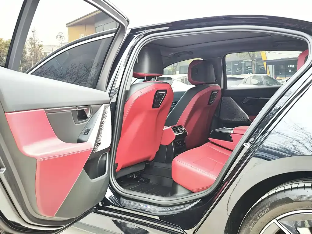 BMW i5 — фото 9
