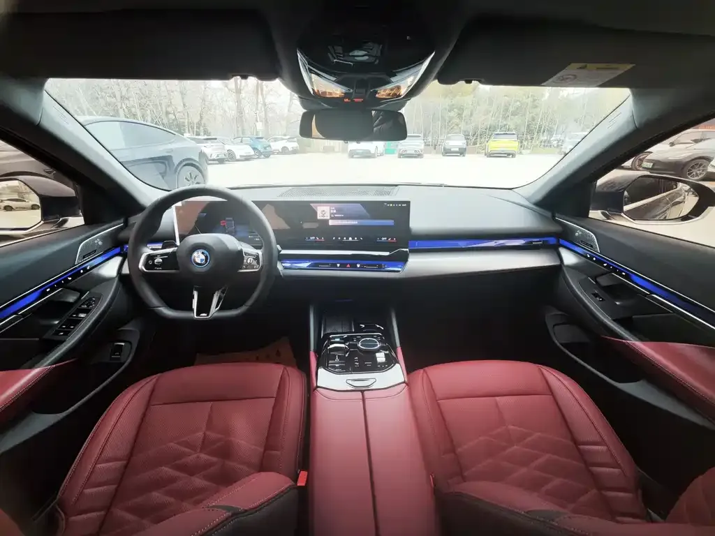 BMW i5 — фото 2