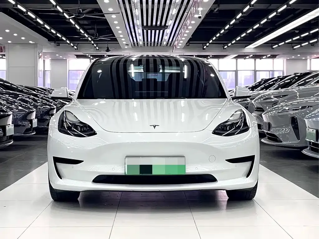 Tesla Model 3 — фото 5
