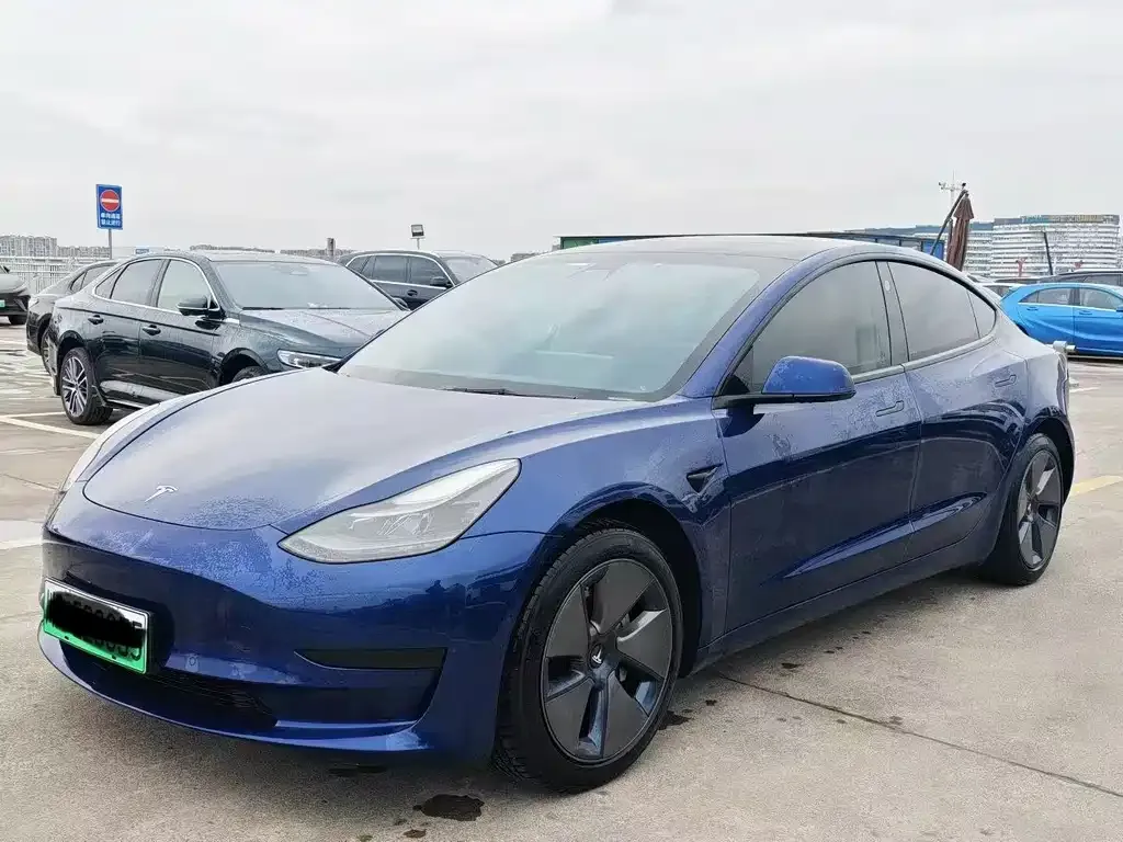 Tesla Model 3 — фото 1