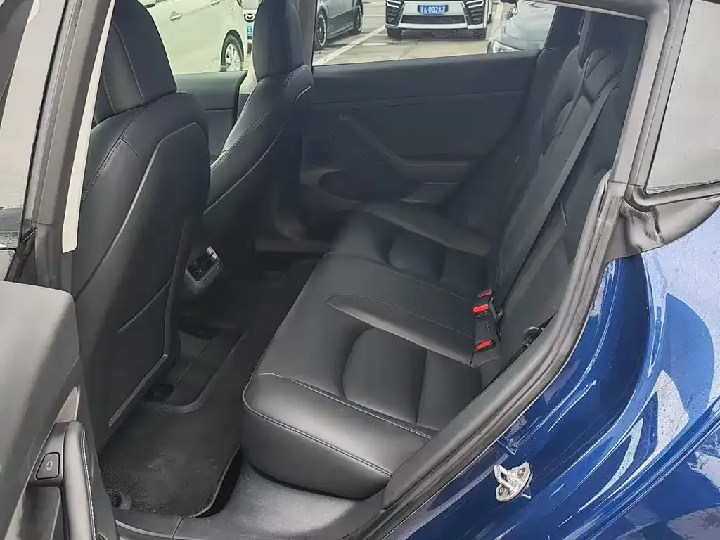 Tesla Model 3 — фото 3