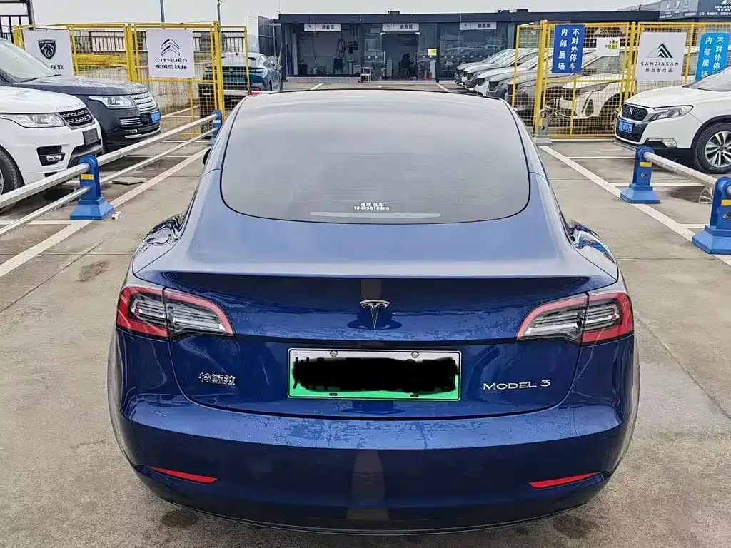 Tesla Model 3 — фото 9