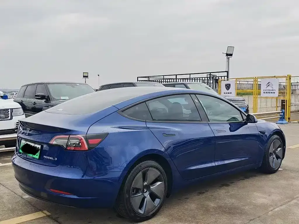 Tesla Model 3 — фото 4