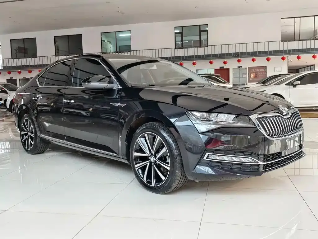 Skoda Superb — фото 5