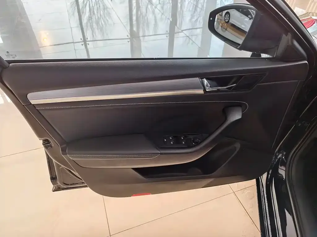 Skoda Superb — фото 4