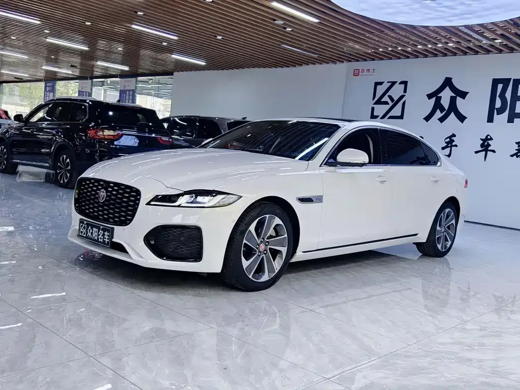 Jaguar XFL — фото 1