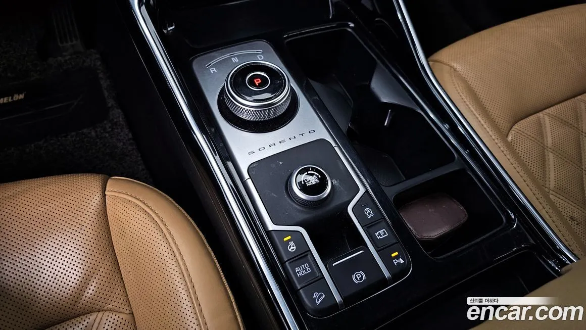 Kia Sorento — фото 8