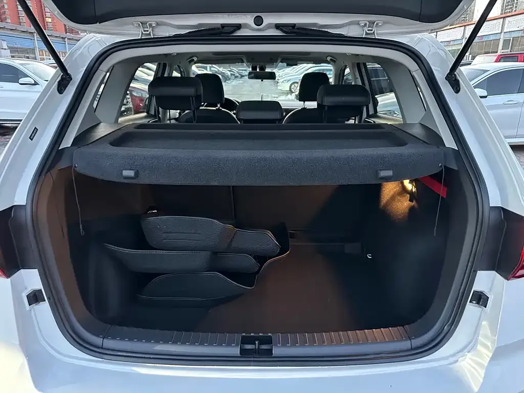 Volkswagen Tharu — фото 3
