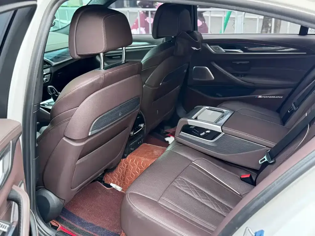 BMW 5 Series — фото 4