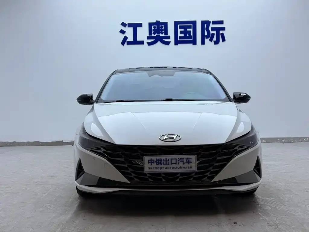 Hyundai Elantra — фото 2
