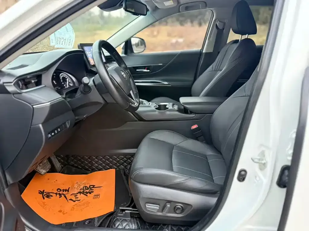 Toyota Harrier — фото 6