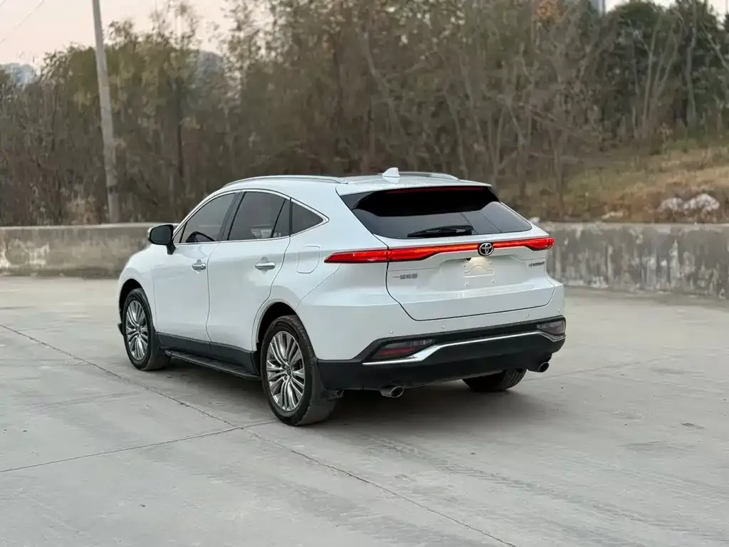 Toyota Harrier — фото 7
