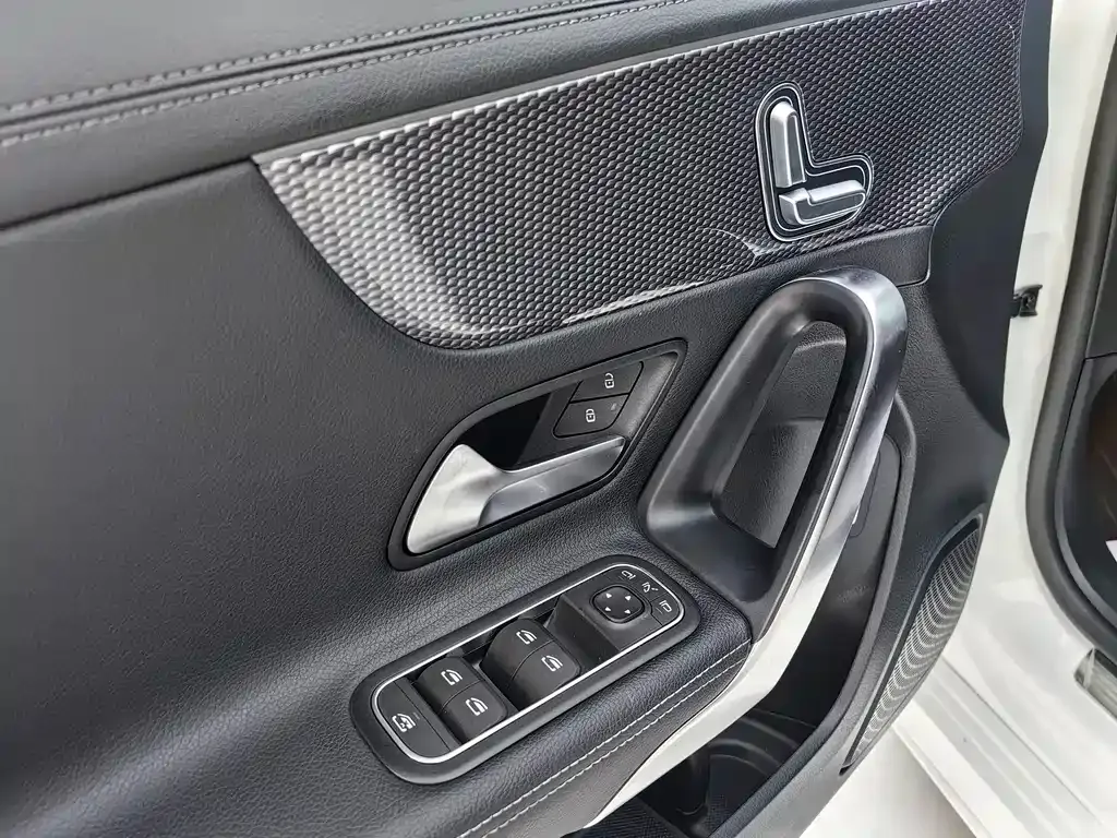 Mercedes-Benz A-Class — фото 10