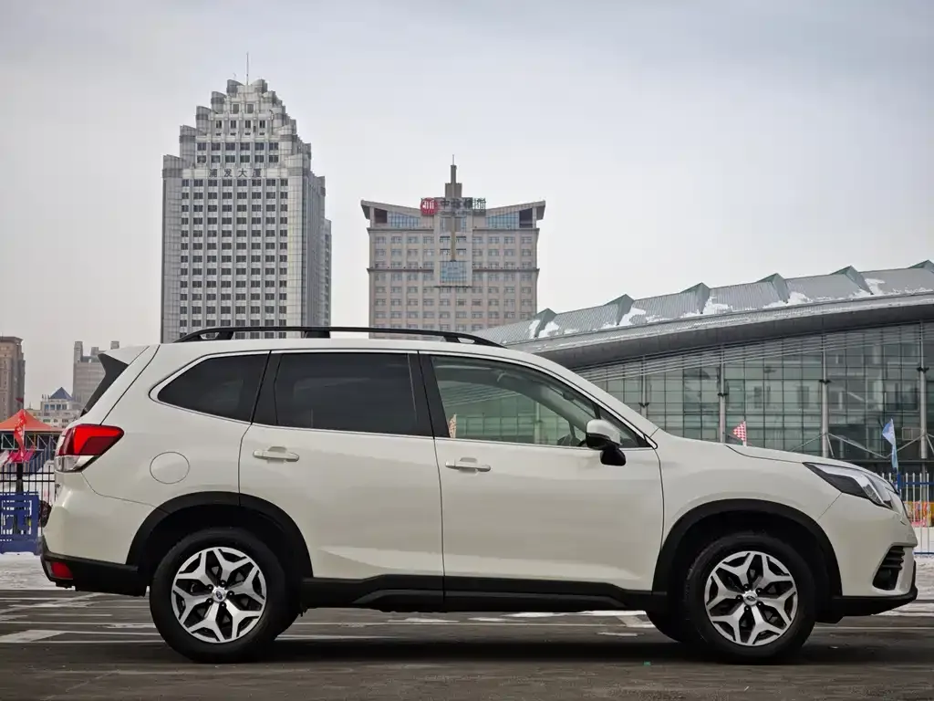 Subaru Forester — фото 10