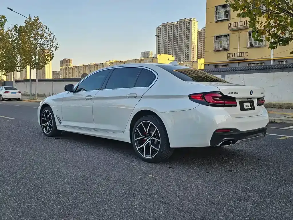 BMW 5 Series — фото 3