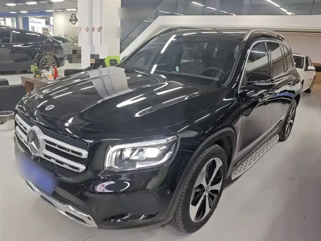Mercedes-Benz GLB — фото 1