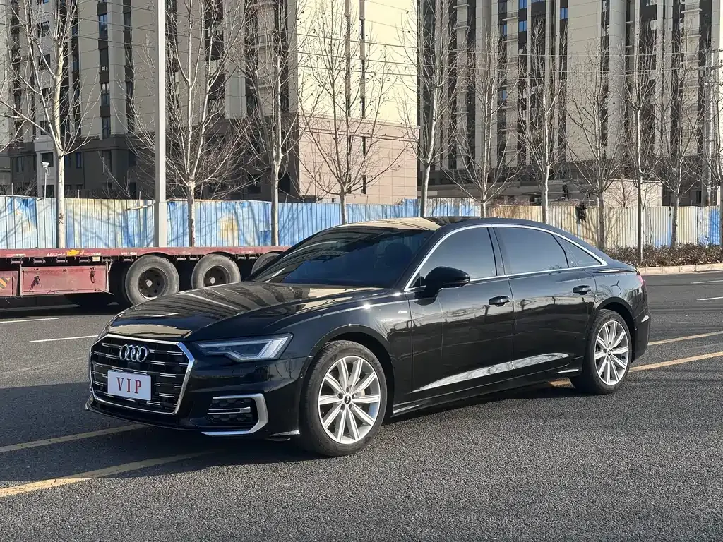 Audi A6L — фото 1