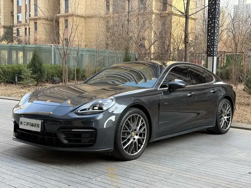 Porsche Panamera — фото 1