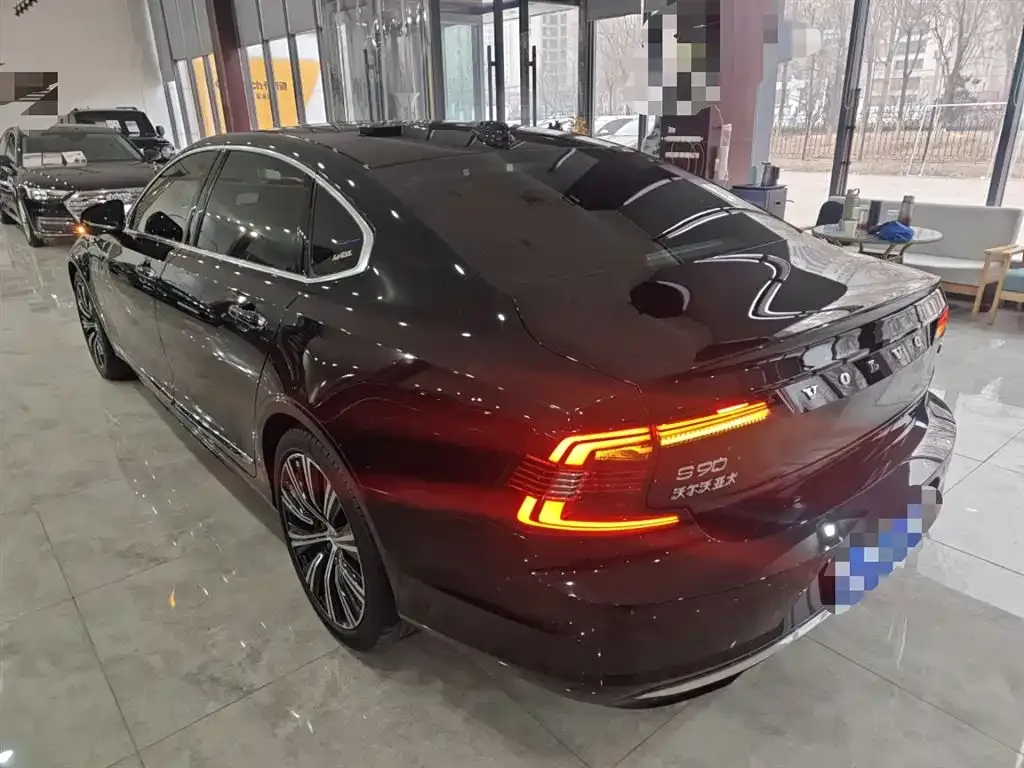 Volvo S90 — фото 3