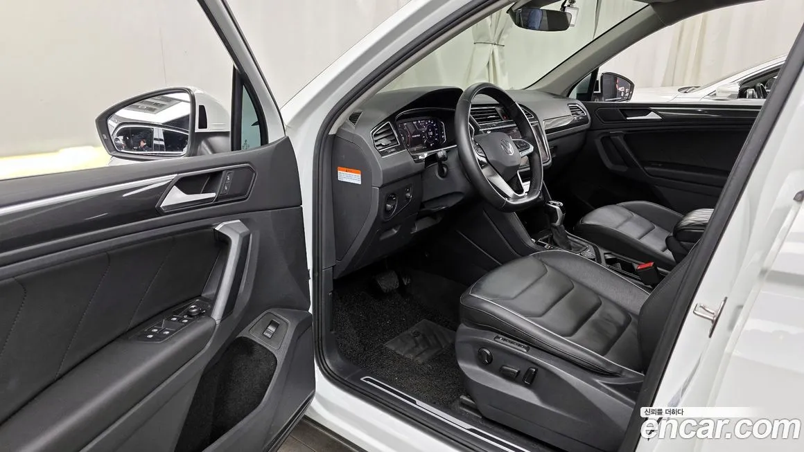 Volkswagen Tiguan — фото 4