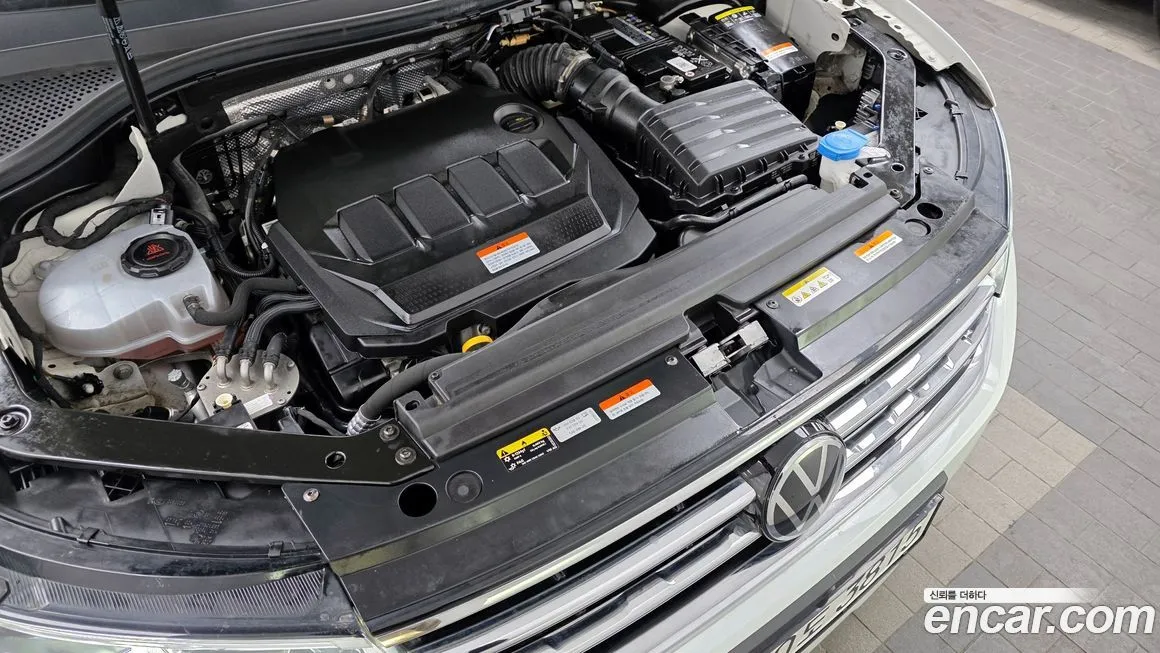 Volkswagen Tiguan — фото 8