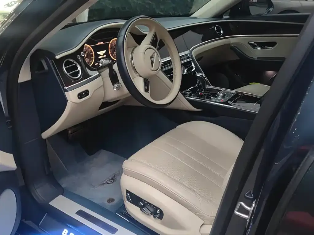 Bentley Flying Spur — фото 5