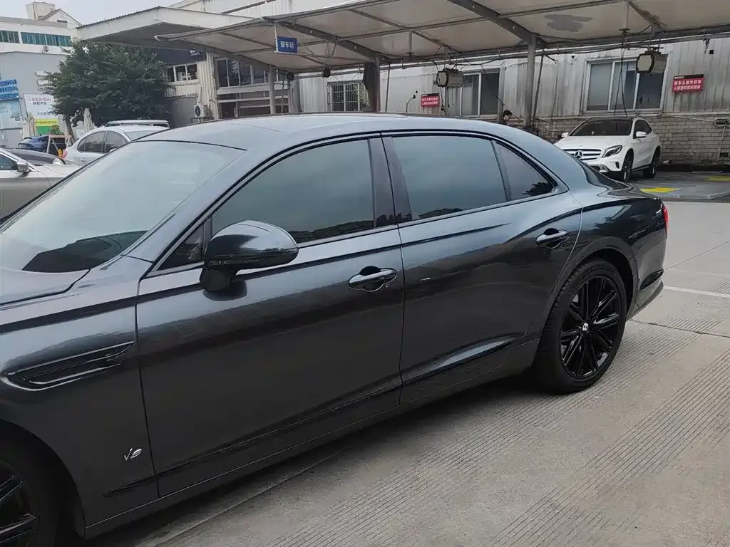 Bentley Flying Spur — фото 8