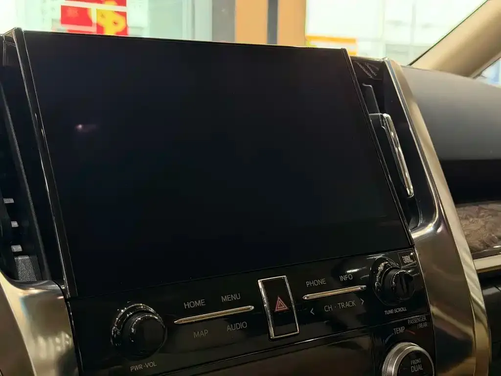 Toyota Alphard — фото 3