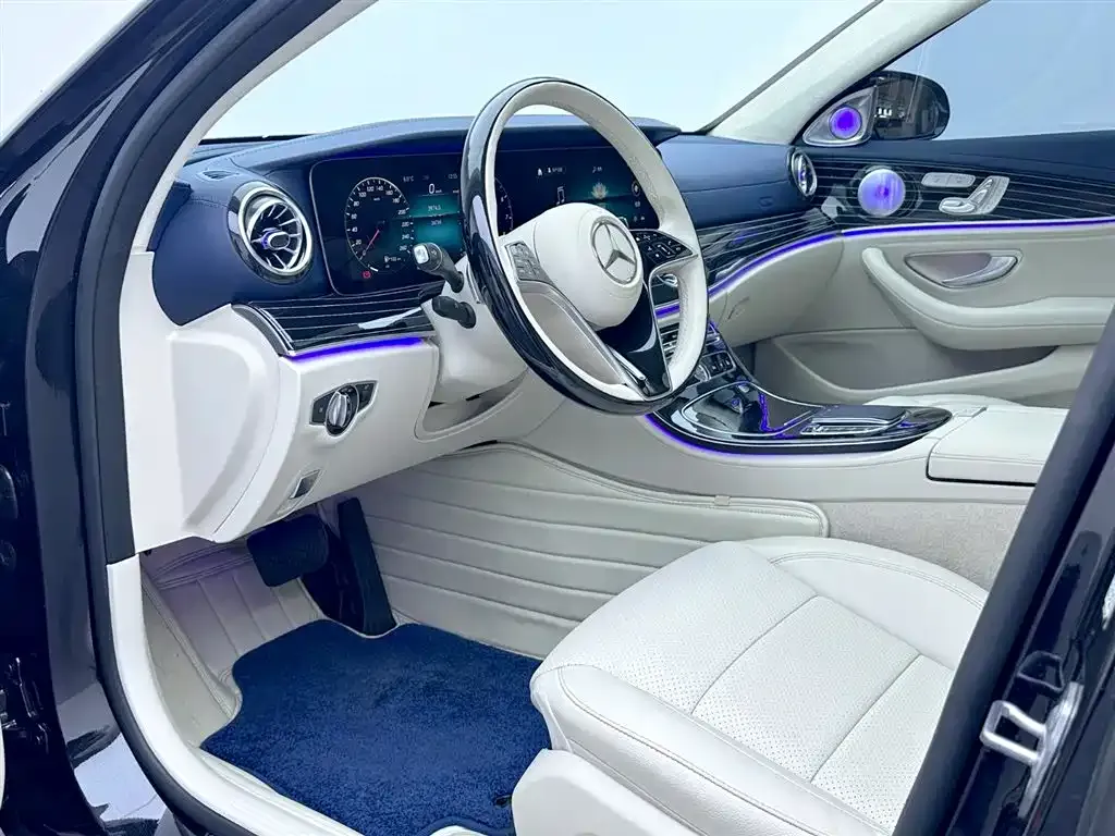 Mercedes-Benz E-Class — фото 10