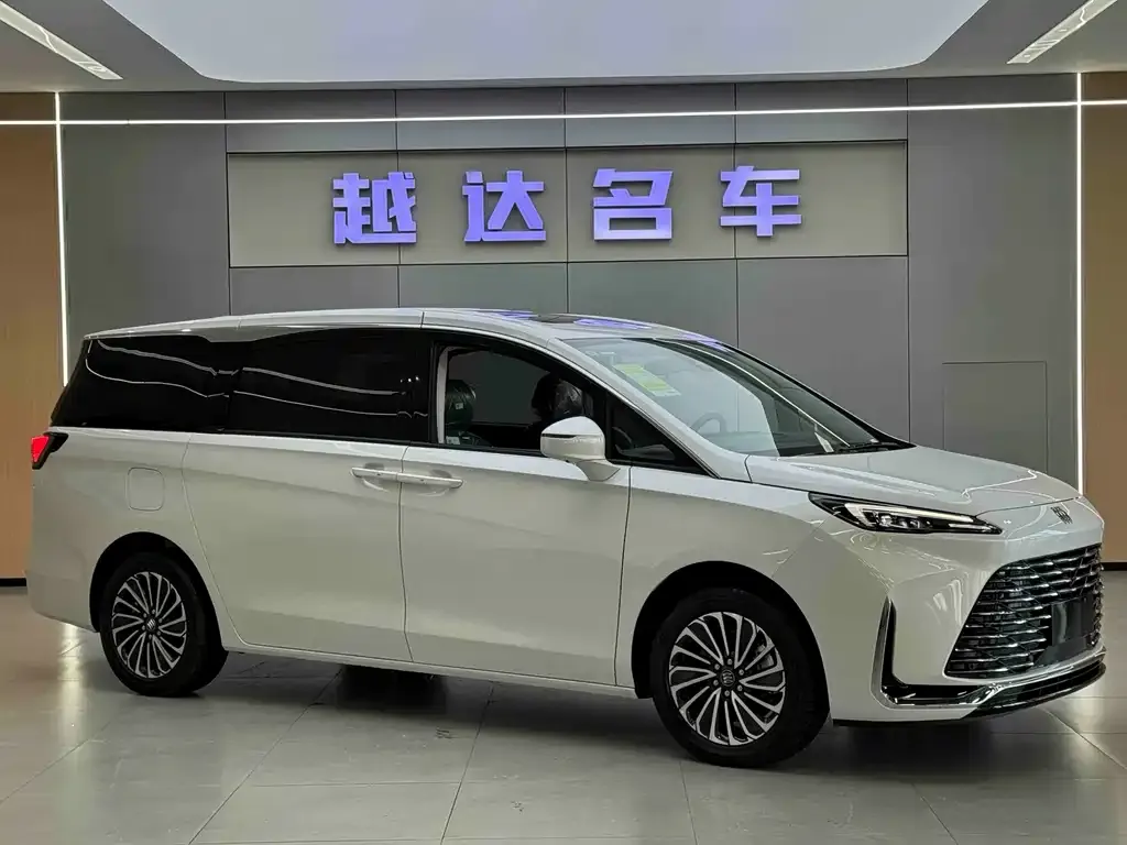 Buick GL8 Hybrid — фото 4