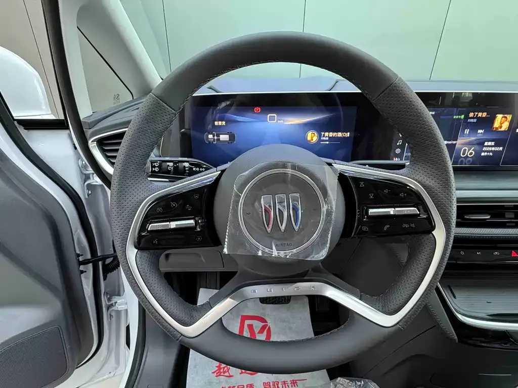 Buick GL8 Hybrid — фото 9