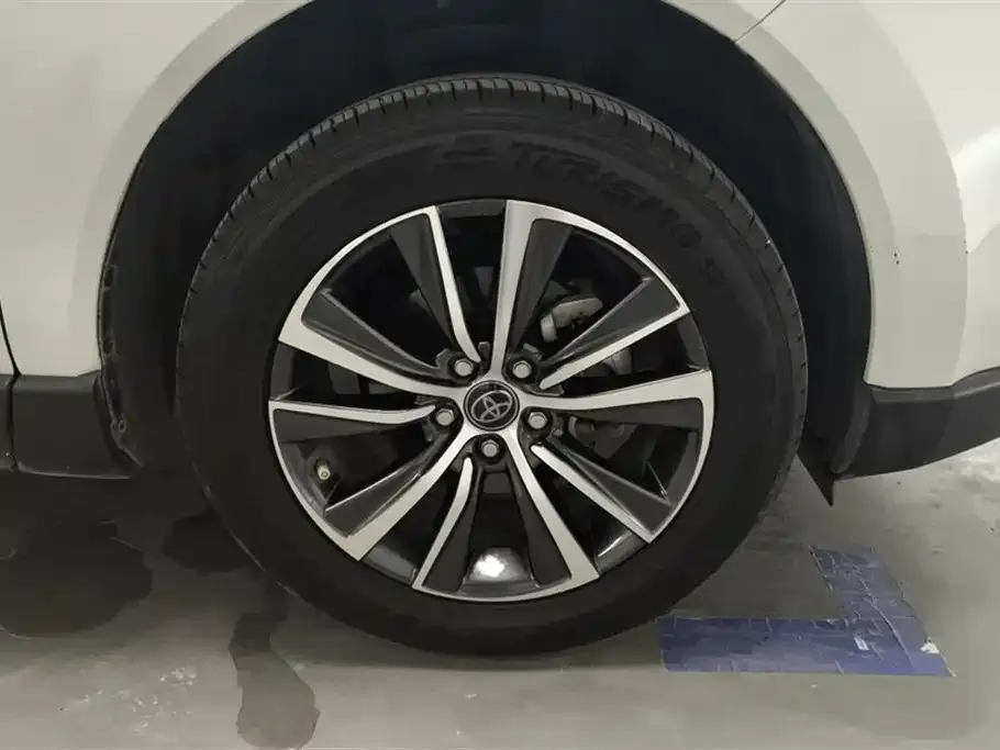 Toyota Harrier — фото 10