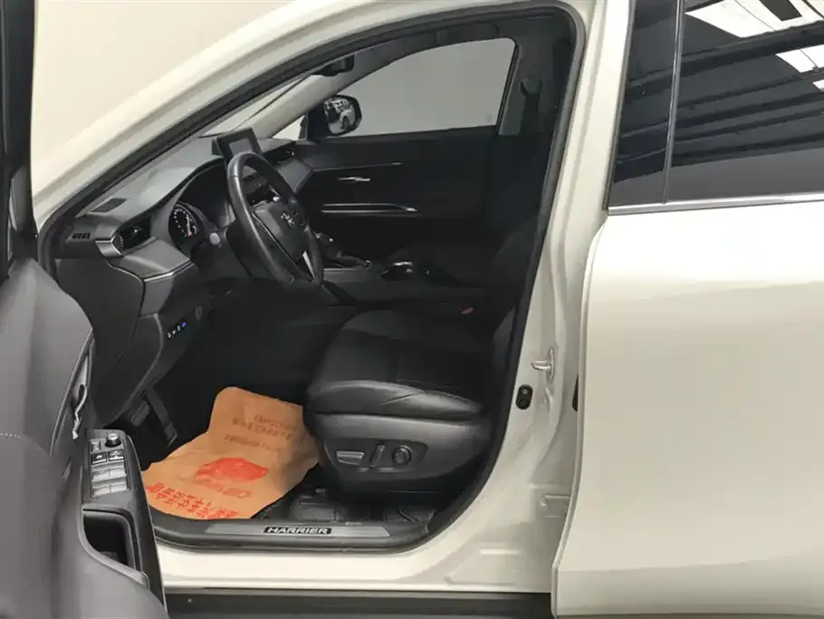 Toyota Harrier — фото 3