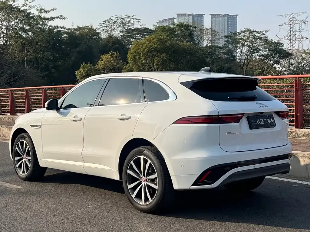 Jaguar F-PACE — фото 7