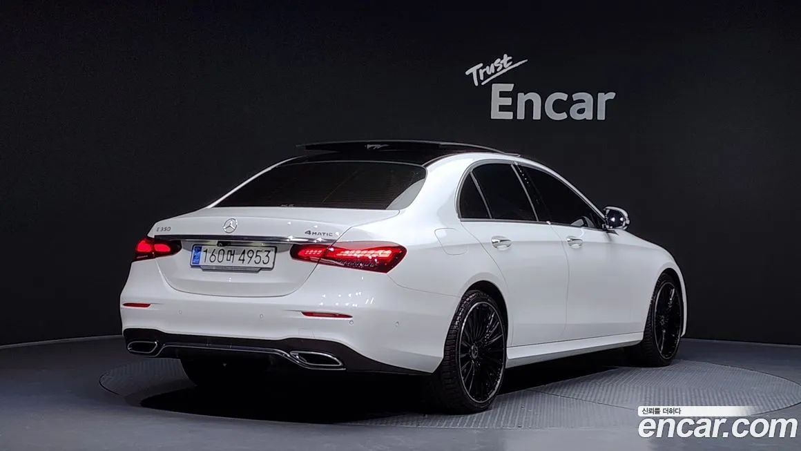 Mercedes-Benz E-Class — фото 8