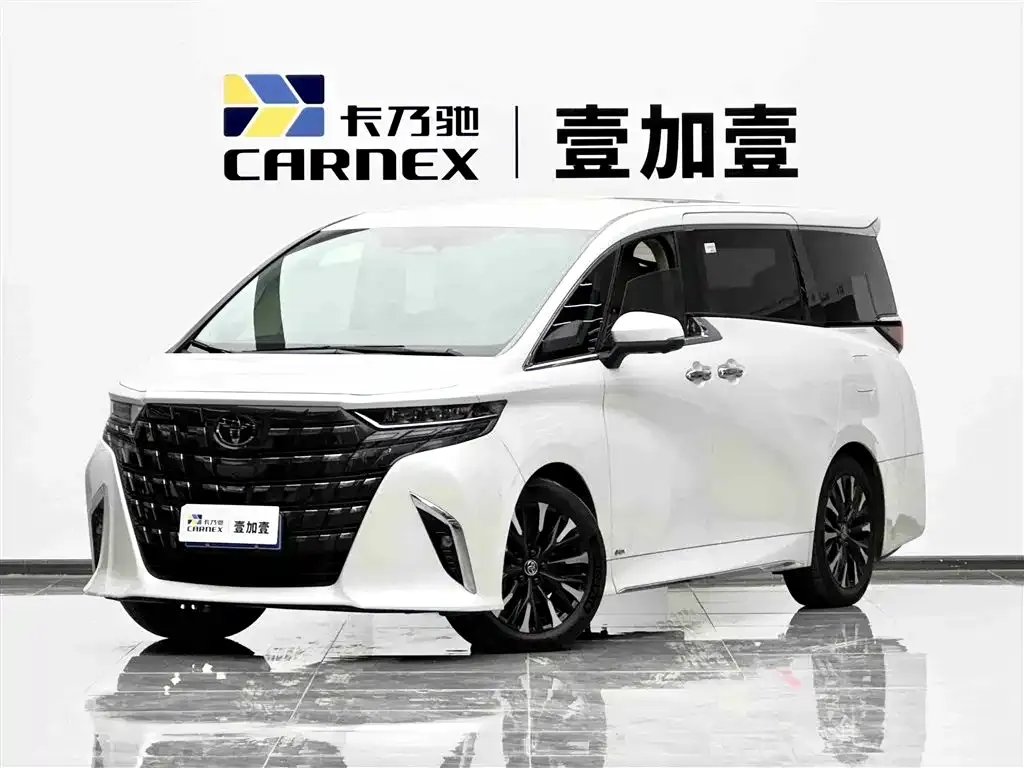 Toyota Alphard — фото 1