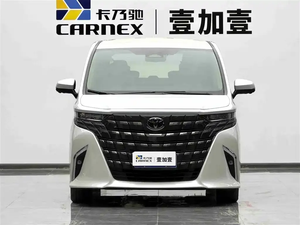 Toyota Alphard — фото 3