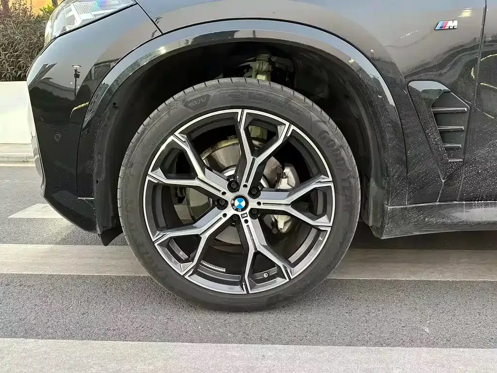 BMW X5 — фото 10