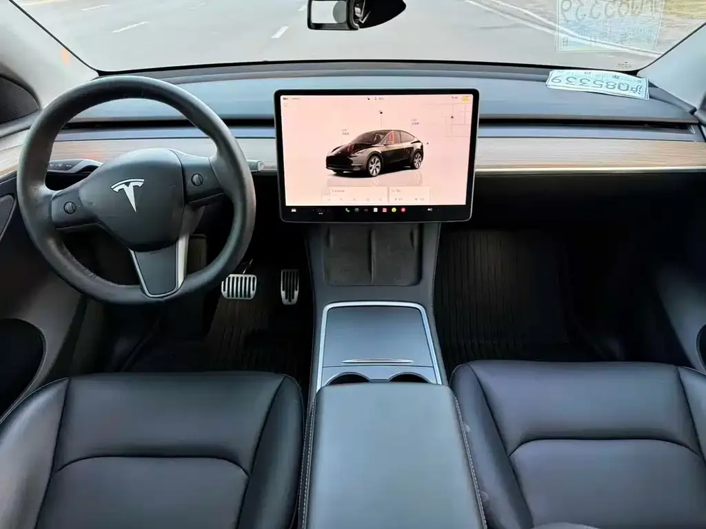 Tesla Model Y — фото 5