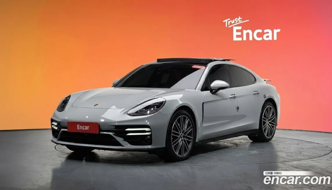 Porsche Panamera — фото 1