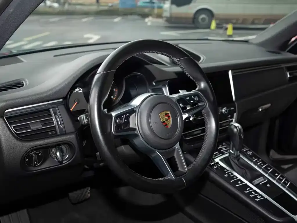 Porsche Macan — фото 4