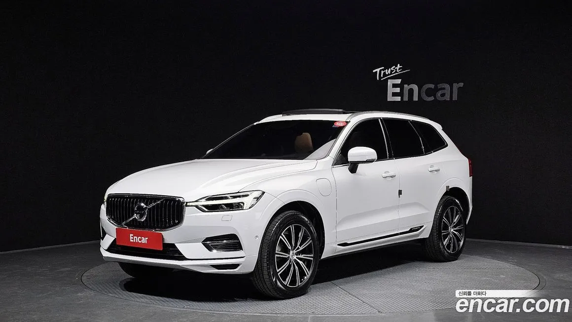 Volvo XC60 — фото 1